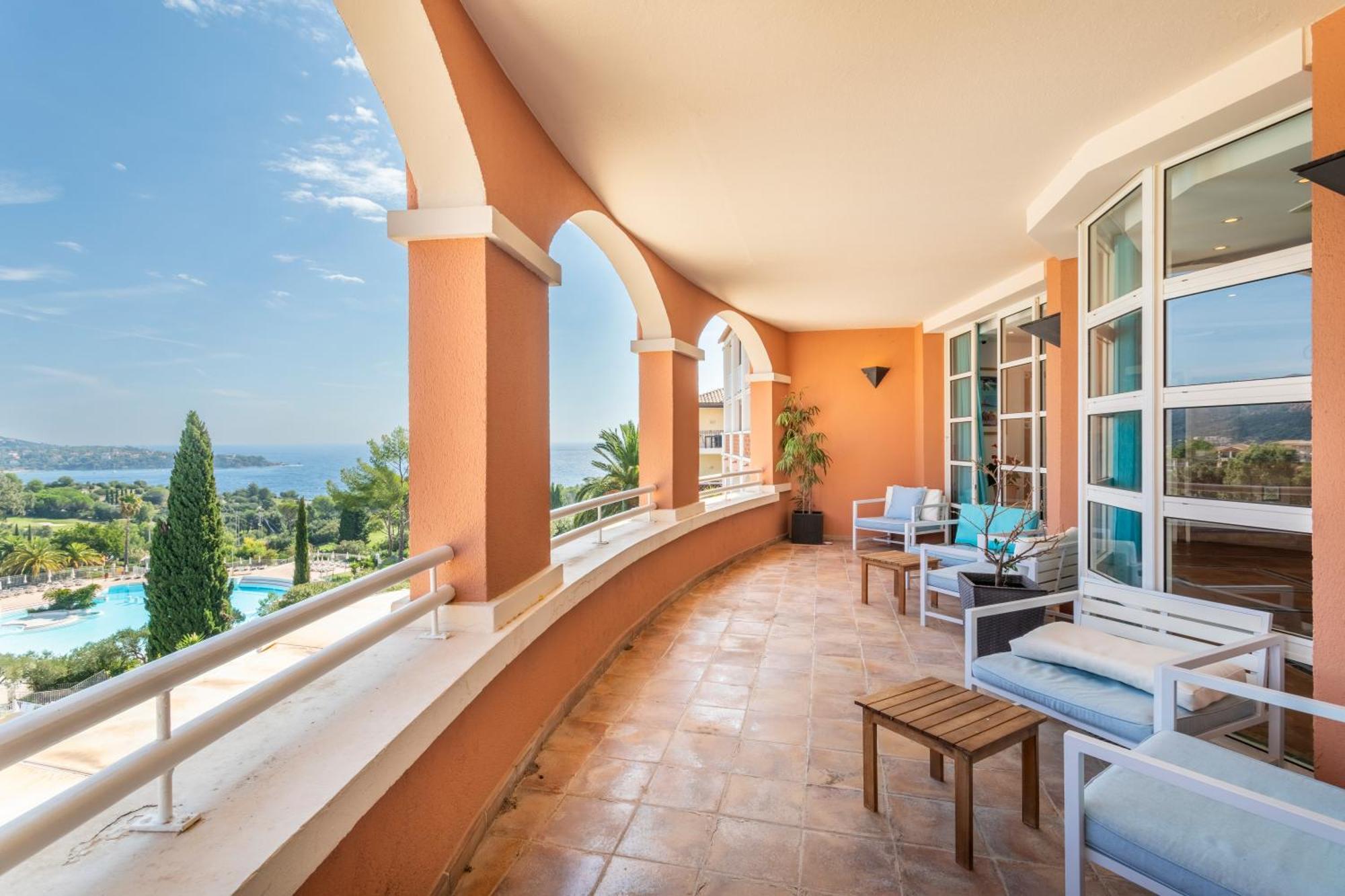 Hotel De L'Esterel Pierre & Vacances Saint-Raphaël Eksteriør bilde